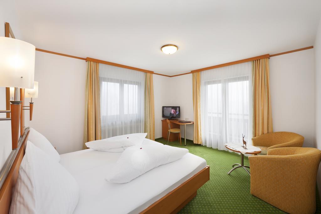 Ferienhotel Tyrol Soell Am Wilden Kaiser Room photo