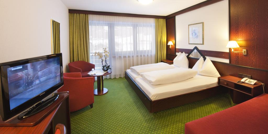 Ferienhotel Tyrol Soell Am Wilden Kaiser Room photo